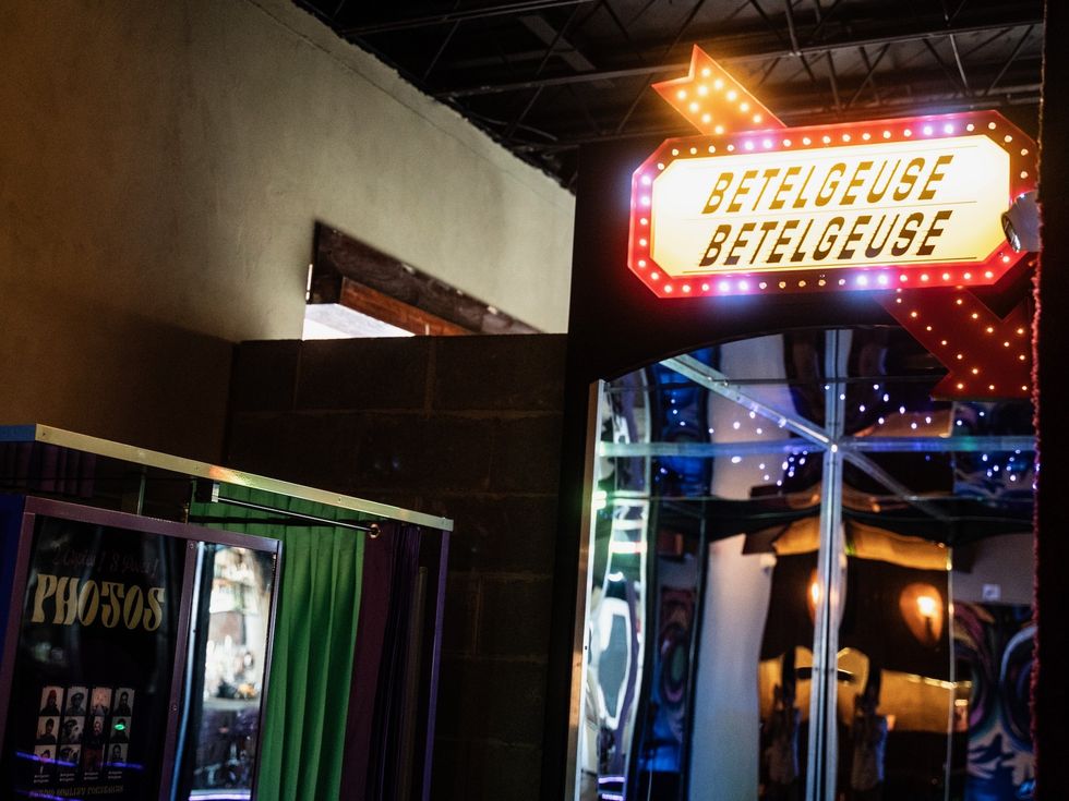 Betelgeuse Betelgeuse Montrose interior