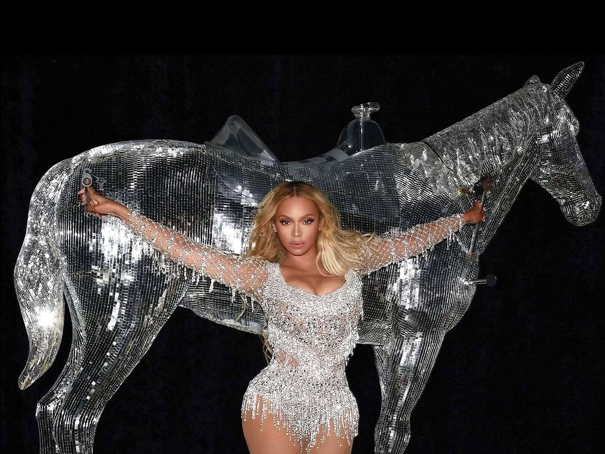 Beyoncé silver horse
