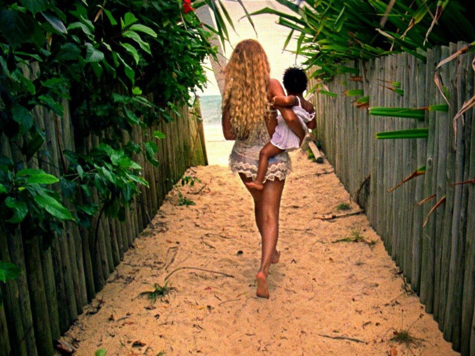 Beyonce the visual album iTune Blue December 2013