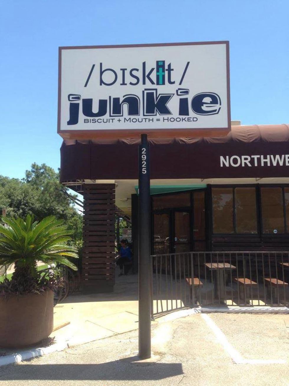 Biskit Junkie sign