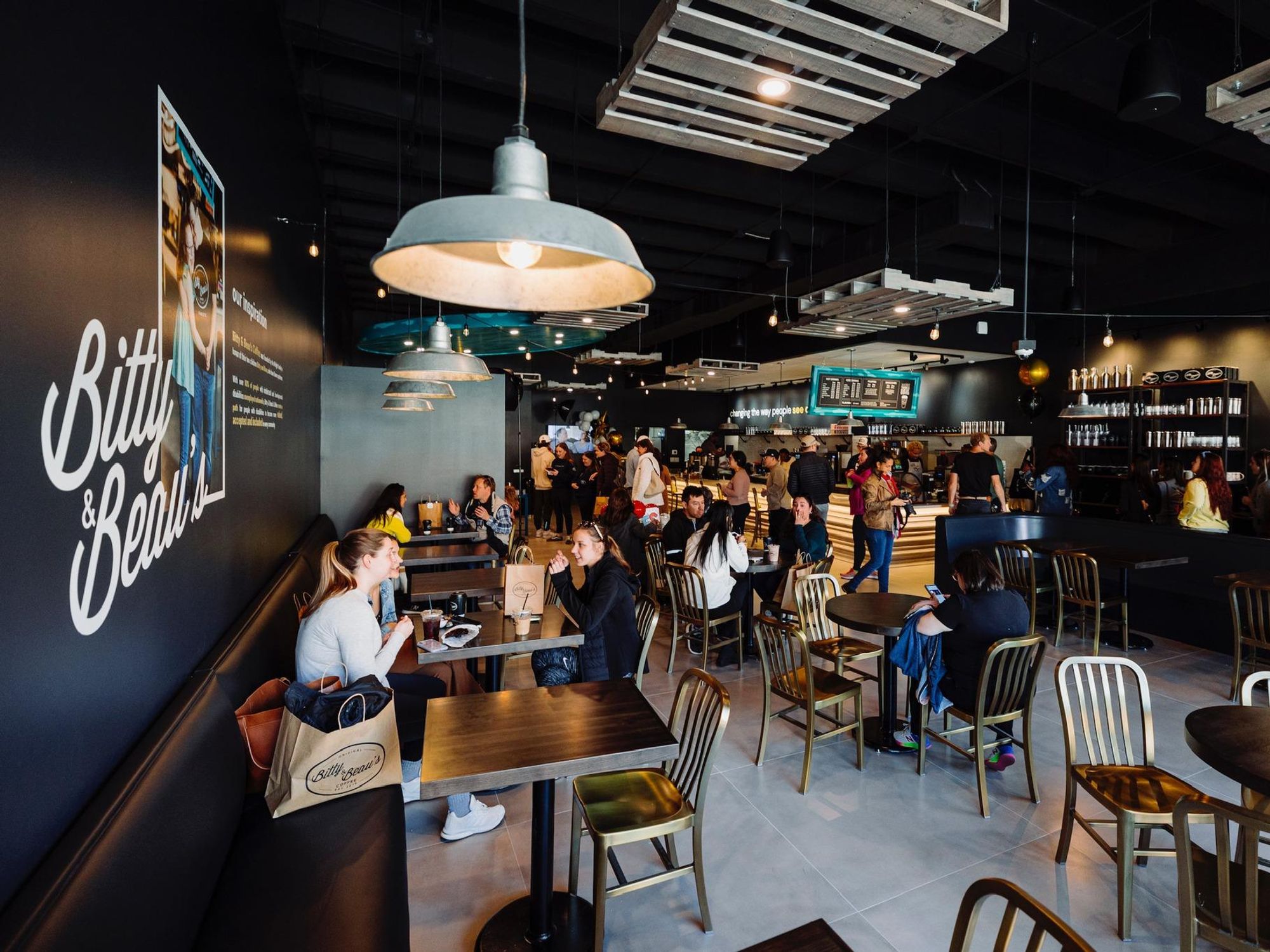 Bitty & Beau's Coffee Rice Village interior