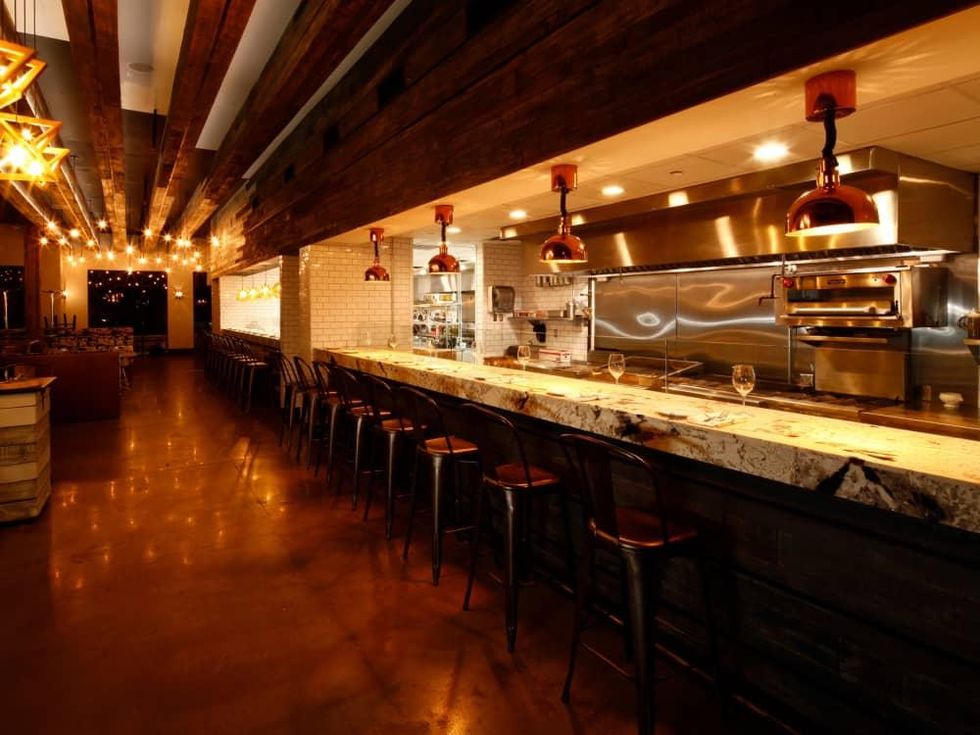 Black & White Heights seafood