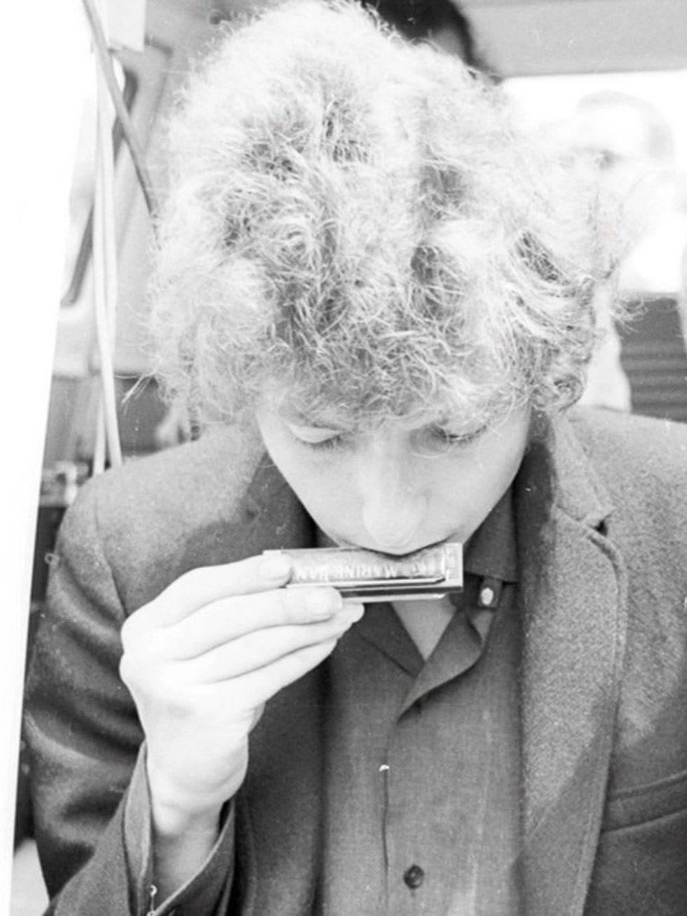 Bob Dylan with harmonica