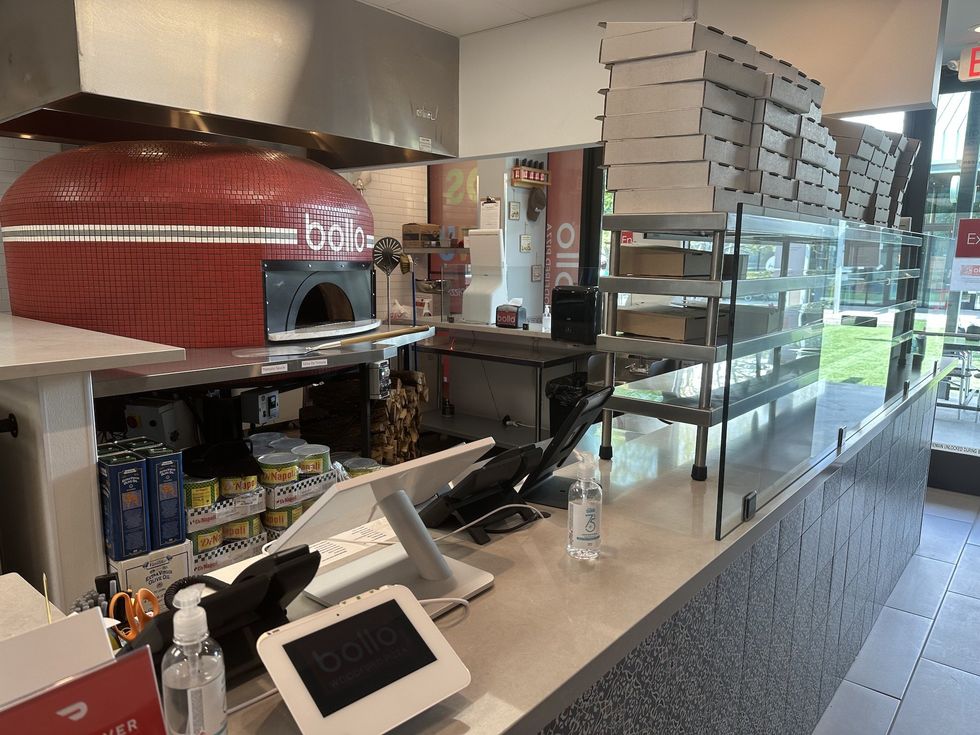 Bollo Pizza Garden Oaks Stomping Grounds interior