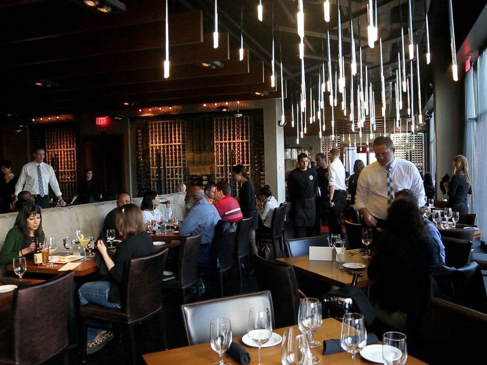 Bottom's Up, Del Frisco's Grille, March 2013, interior, crowd