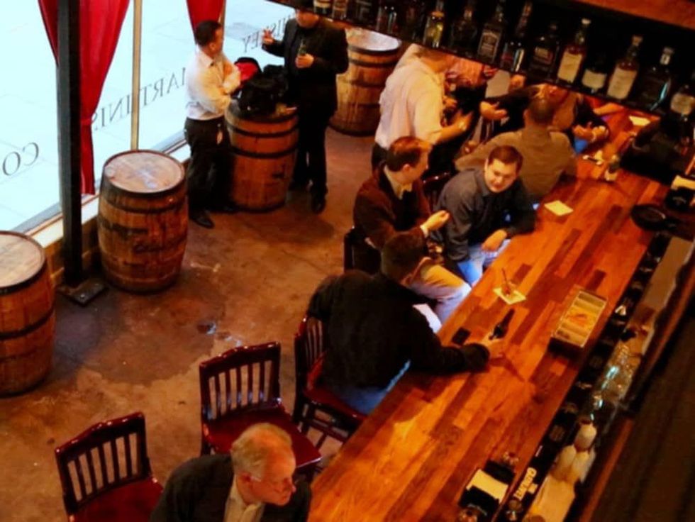 Bottom's Up, Reserve 101, February 2013, bar, crowd, venue