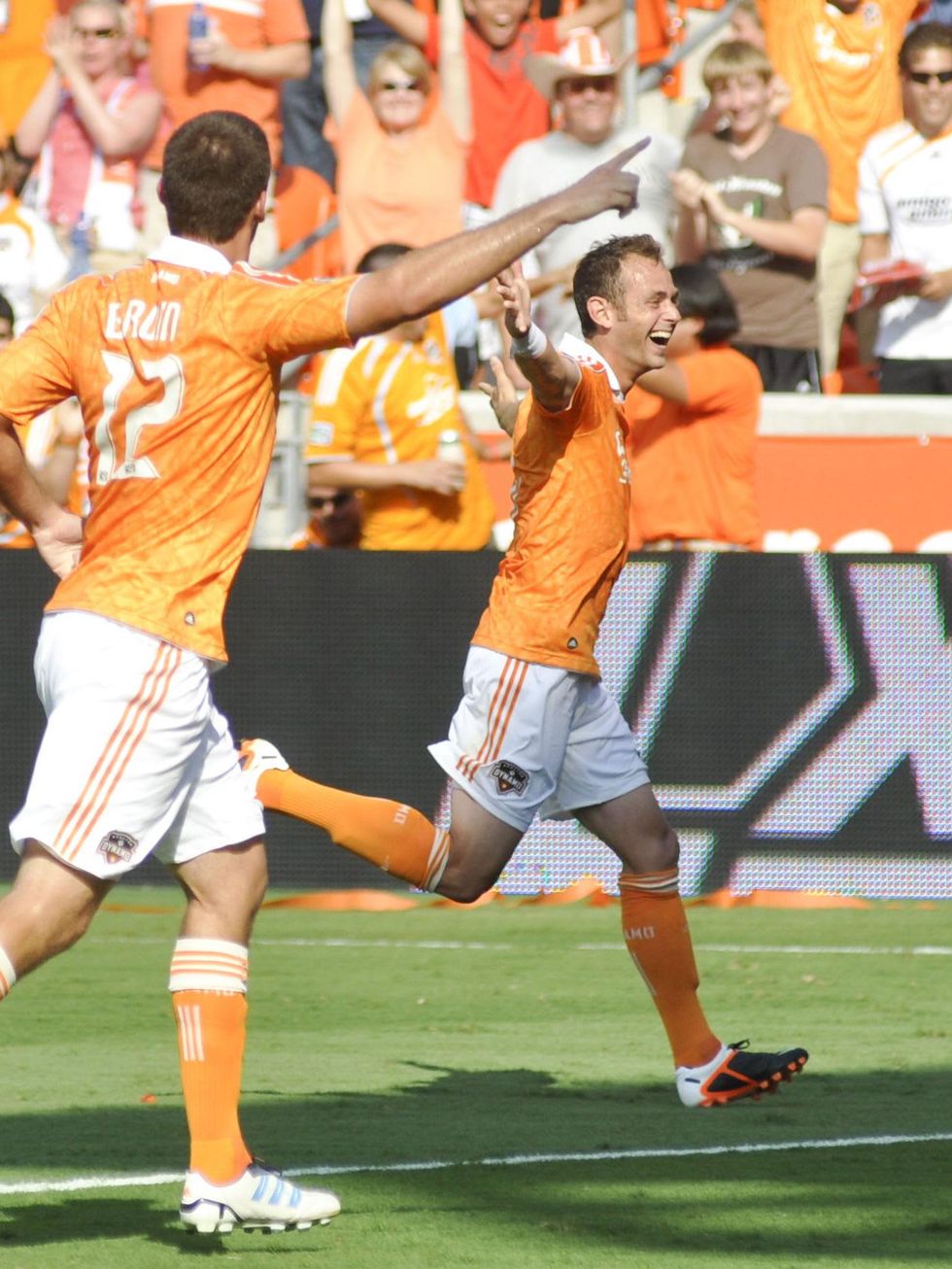 Brad Davis first goal Dynamo stadium