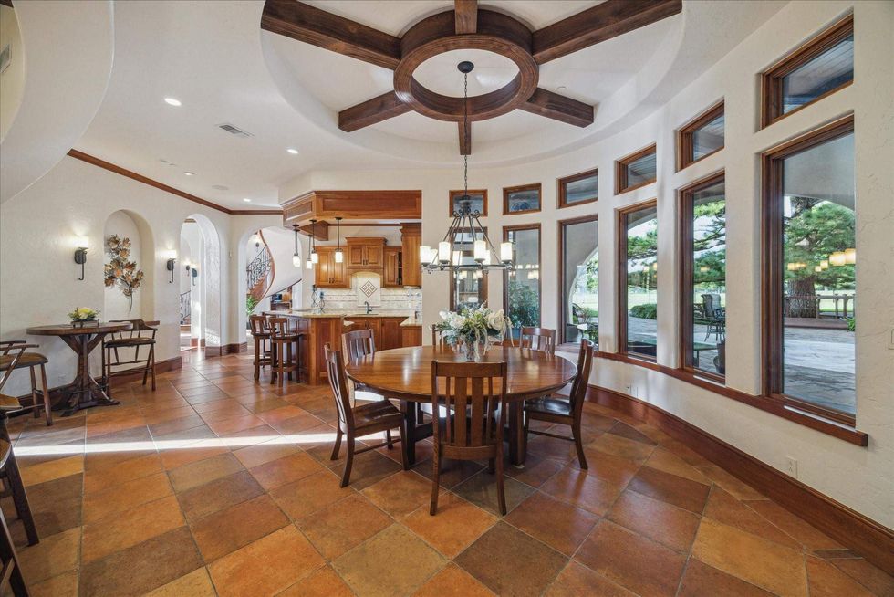 Breakfast nook of 21538 Mueschke Road