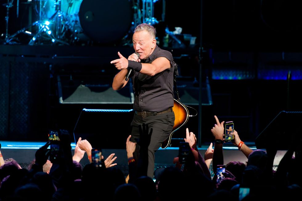 Bruce Springsteen rocks Toyota Center like a boss in epic, nonstop, 3