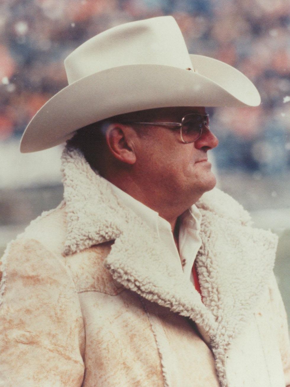 Bums Phillips with coat and hat