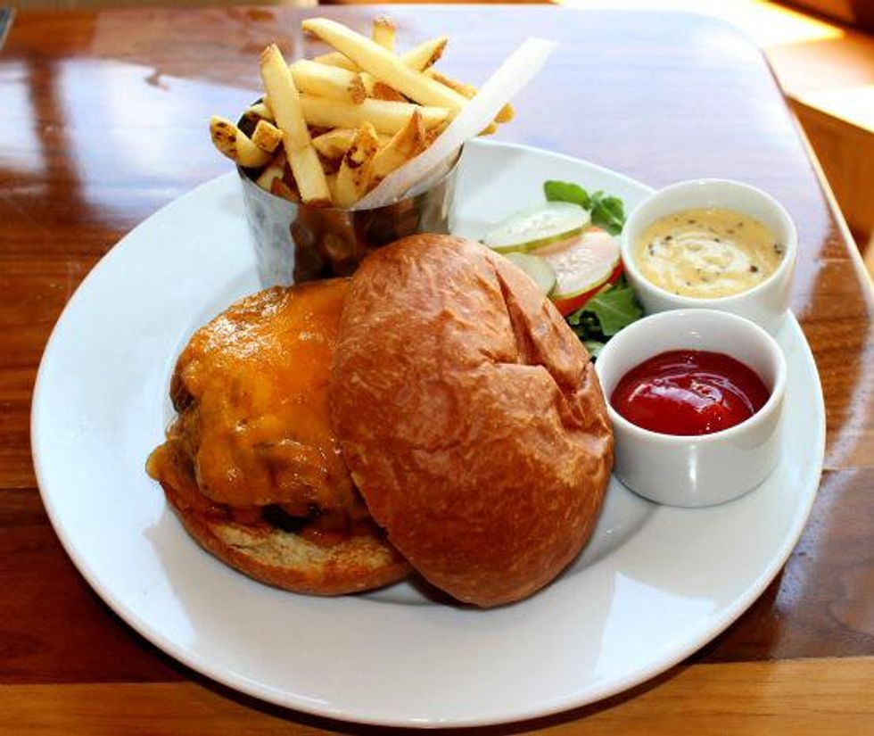 burger The Highland Cheeseburger at Up Restaurant