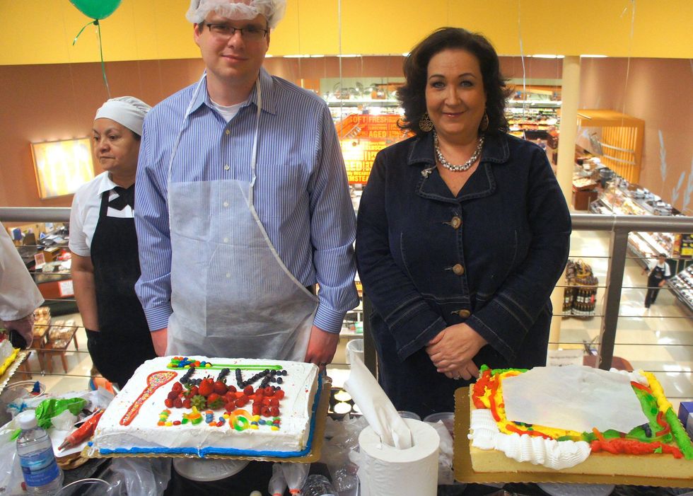 Cake Off decorating contest Kroger Houston Food Bank 2013