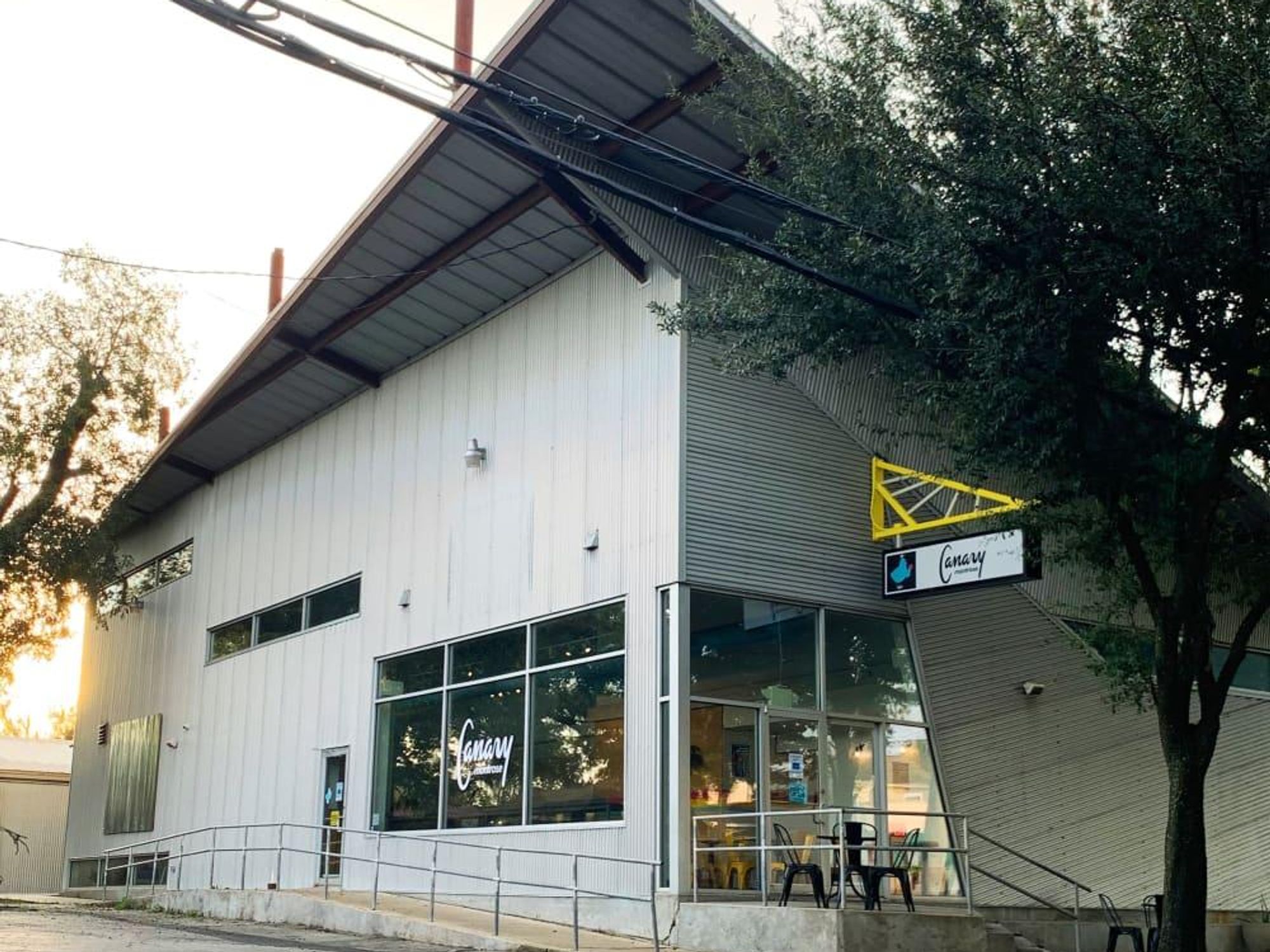 Canary Cafe Montrose exterior