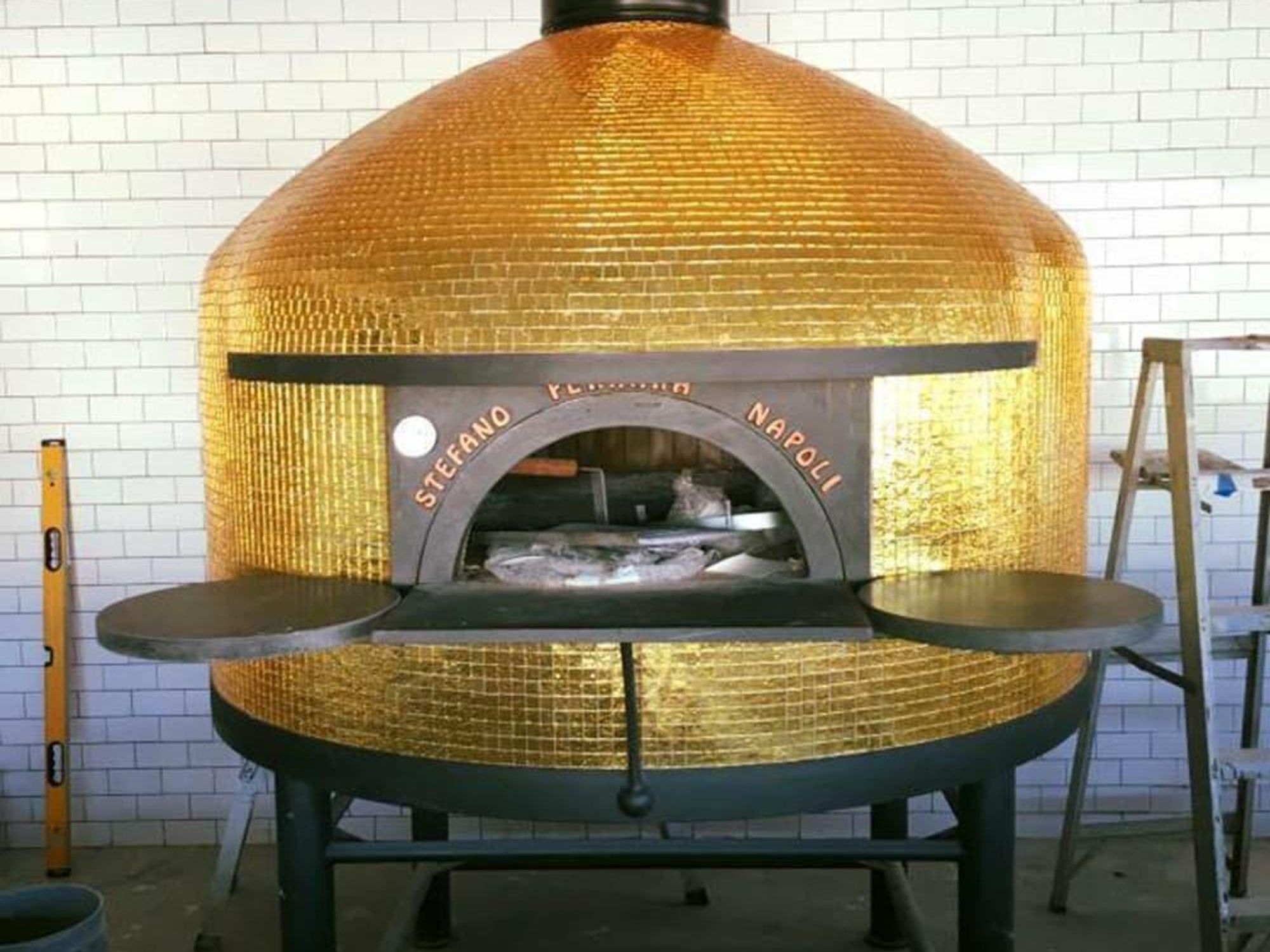 Cane Rosso Heights gold pizza oven