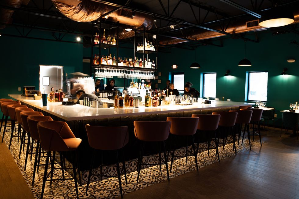 Caps Supperclub bar interior