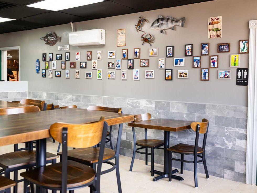 Captain Mc's Seafood interior