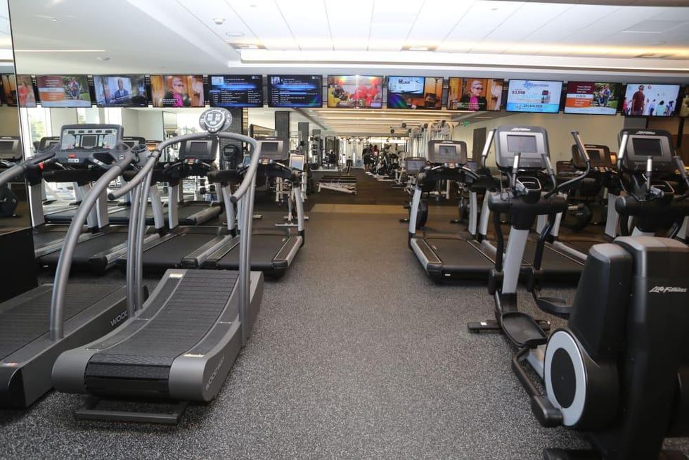 Cardio center at Equinox River Oaks District