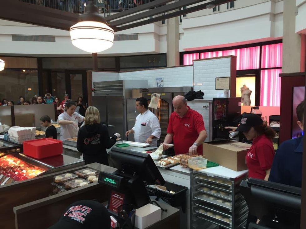 Carlo's Bakery The Woodlands Cake Boss Buddy Valastro