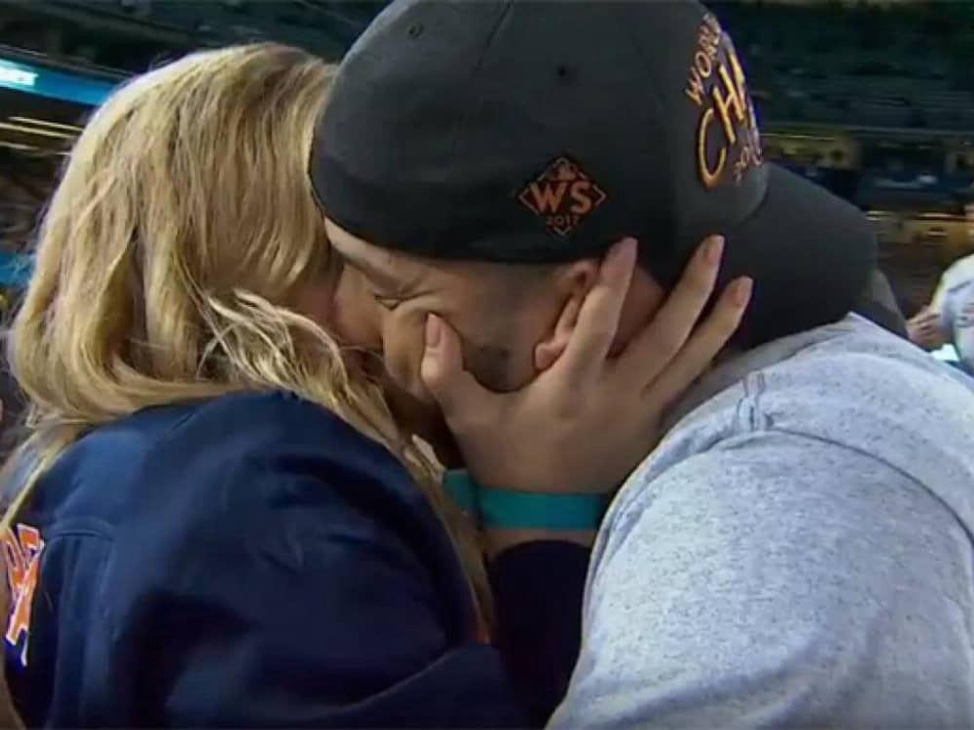 Carlos Correa gets engaged to Daniella Rodriguez at World Series Game 7