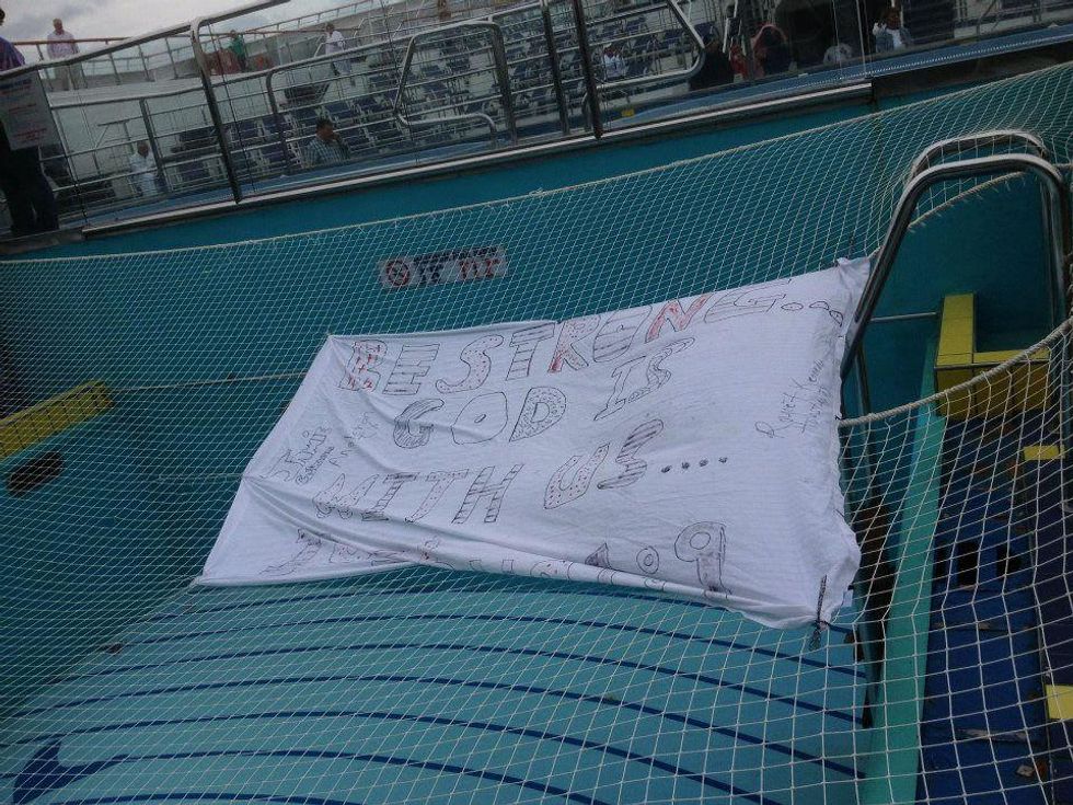 Carnival Triumph, message to fly-overs