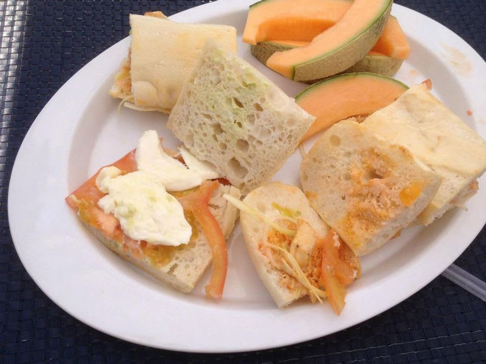 Carnival Triumph, sandwich