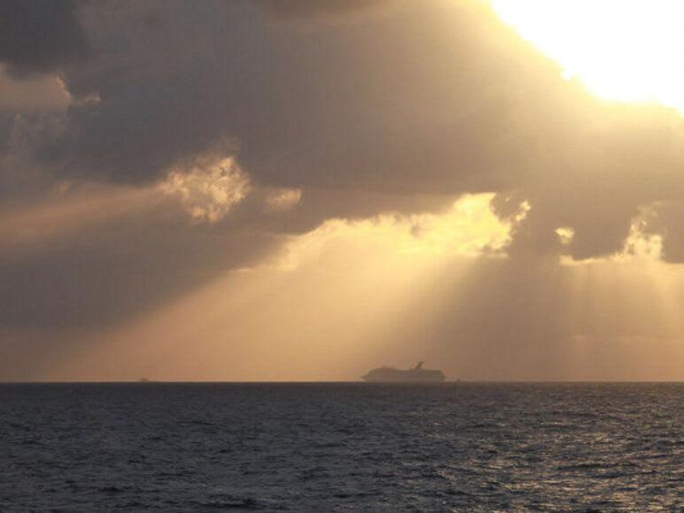 Carnival Triumph, tug boats
