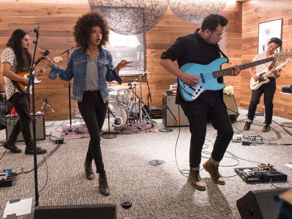 Centurion Lounge, The Ton Tons, June 2016