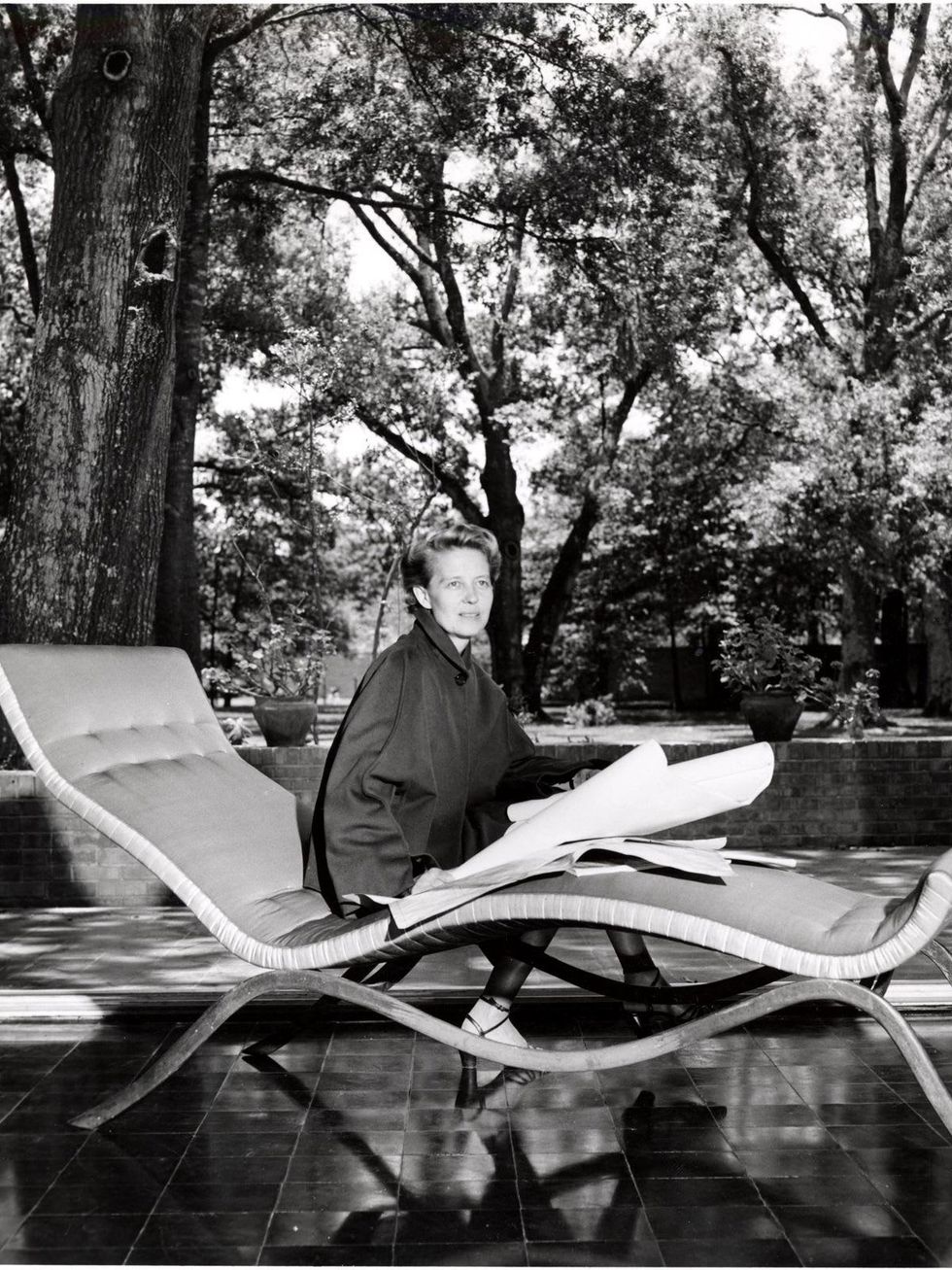 Charles James exhibit at The Menil June 2014 Dominique de Menil DdM_Chaise