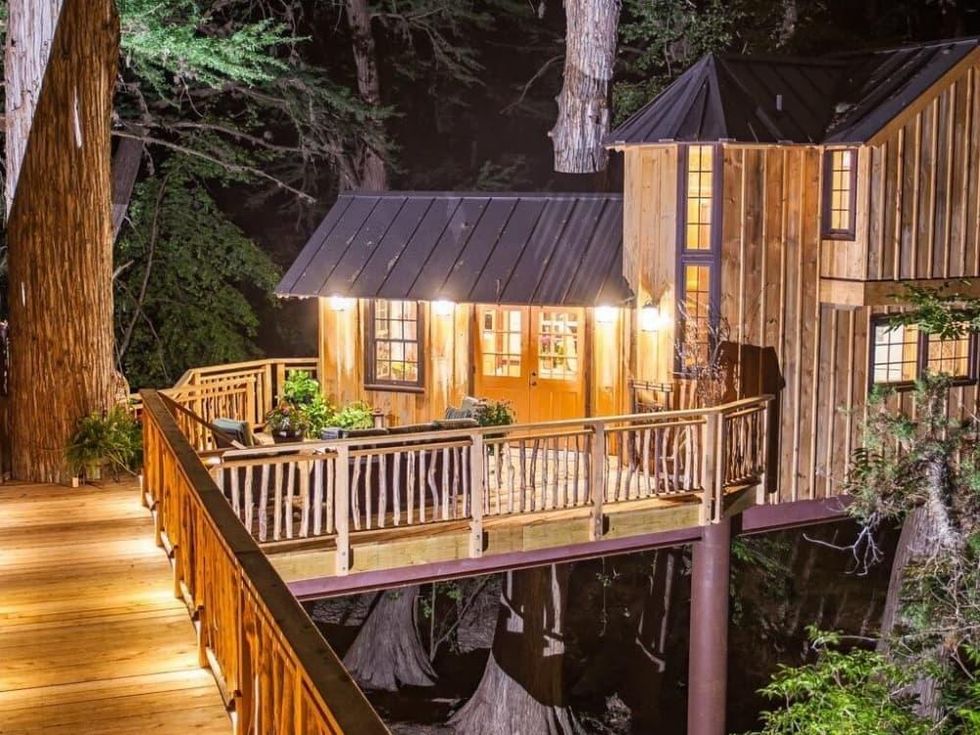 Chateau, Treehouse Utopia