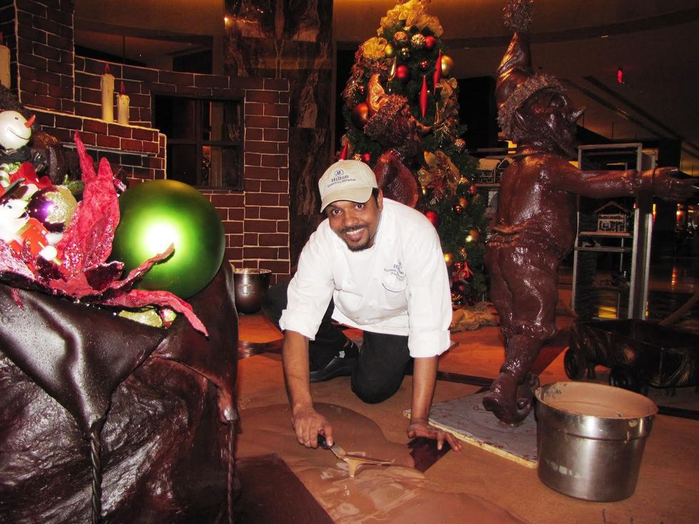 Chef Mahesh crafting the display