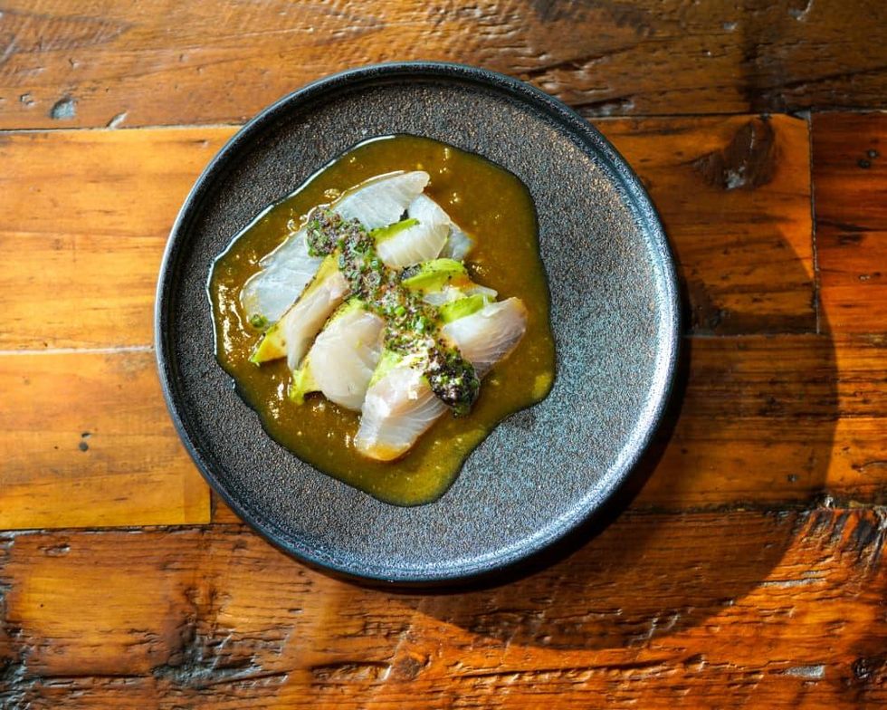 Chivos hamachi tiradito