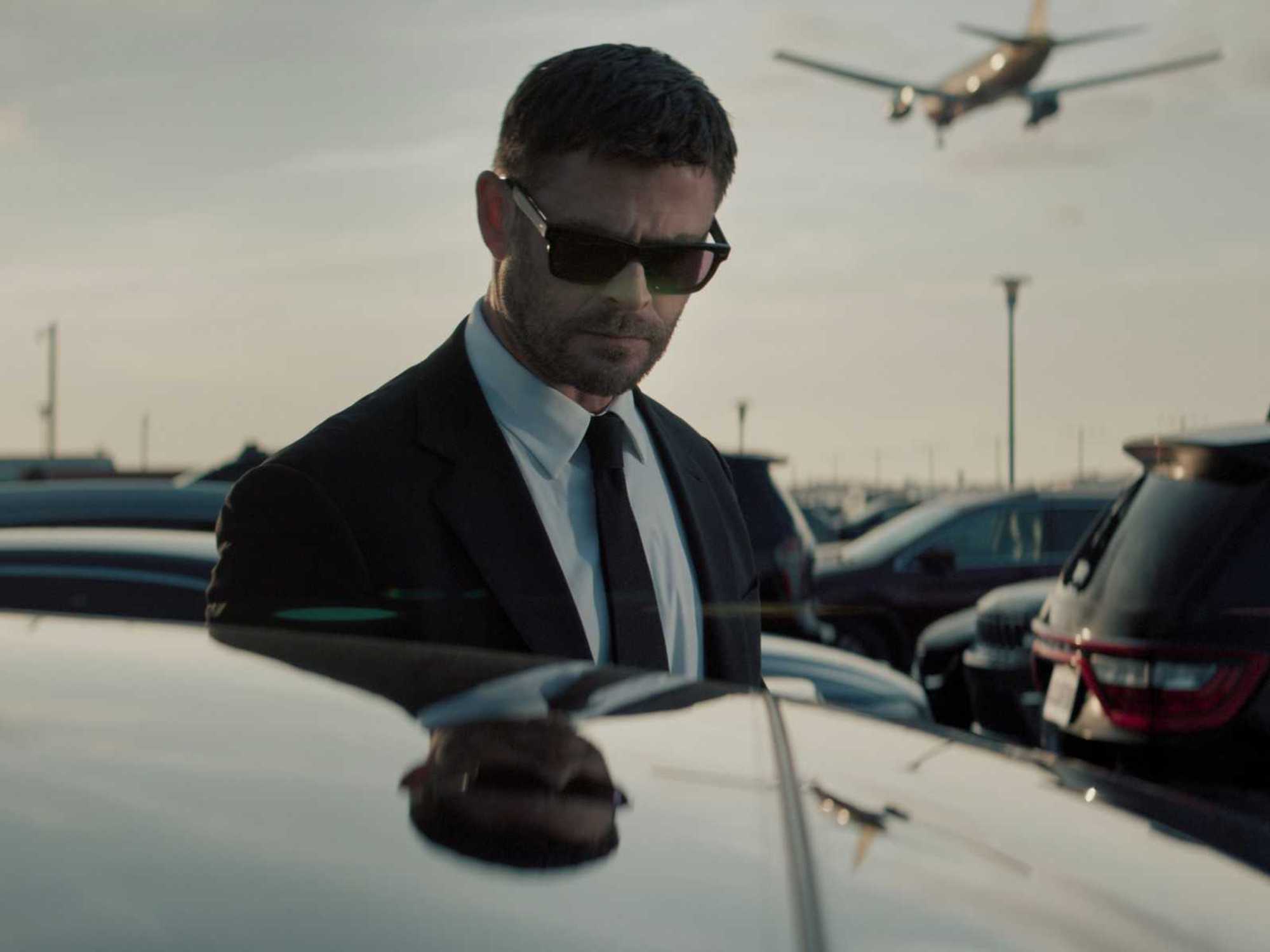 Chris Hemsworth in Crime 101