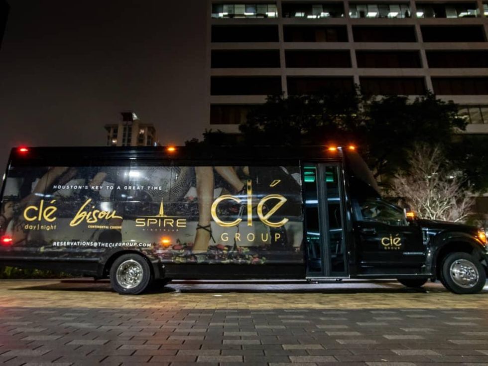 Cl\u00e9 Group Bus exterior