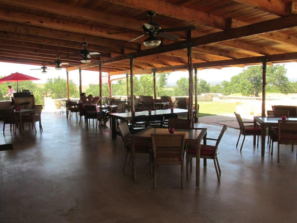 Compass Rose Cellars dining room Hye 2015