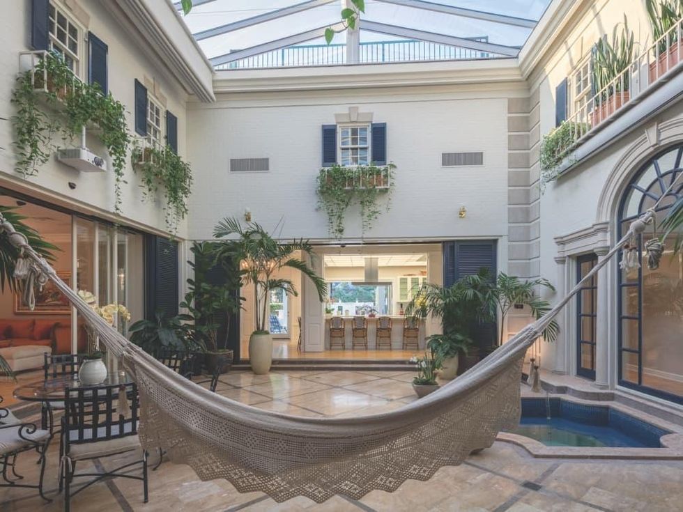 Cordua 3 Saddlewood Estates atrium