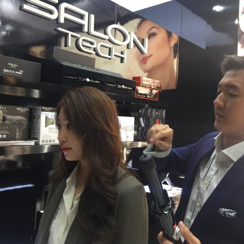 Cosmoprof 2017 SalonTech SpinStyle Pro curling iron