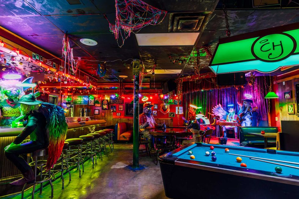 Cowboix Hevven meow wolf