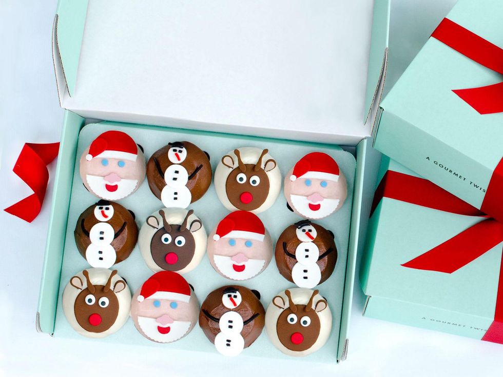 Crave cupcakes Christmas theme December 2013