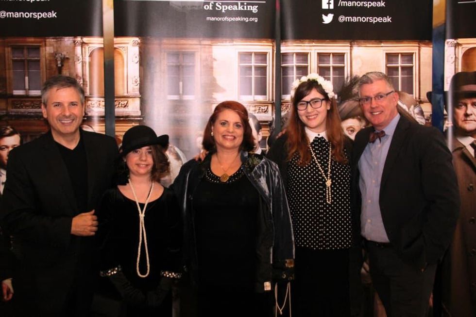 D\u035eownton Abbey Manor of Speaking\u035f Ernie Manouse and St.John Flynn pose with costume contestants at the Downton Abbey season 6 premiere in The Woodlands.