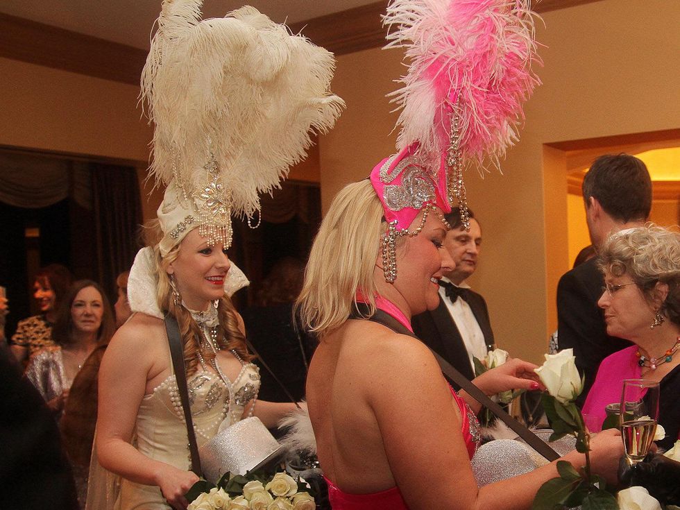 Da Camera, March 2013, cabaret girls