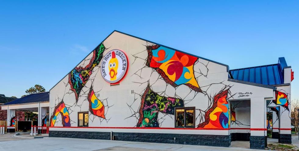 Dave's Hot Chicken East Houston exterior