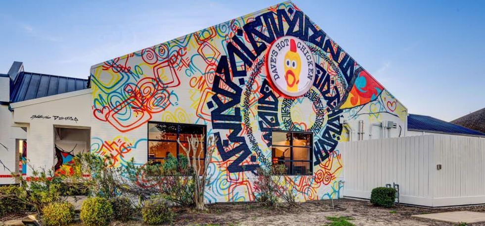 Dave's Hot Chicken East Houston exterior