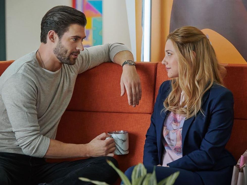 David Corenswet and Lili Reinhart in Look Both Ways