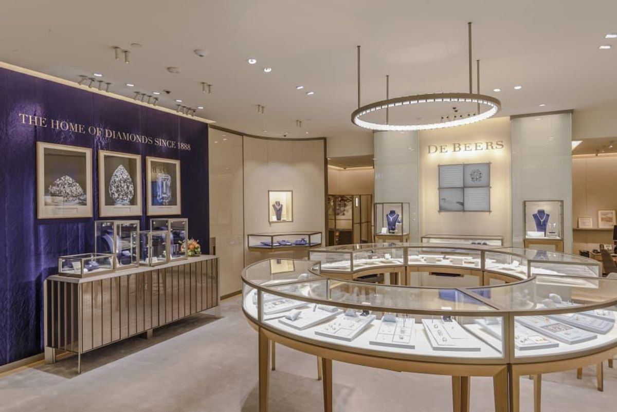 De Beers has revamped its 787-square-foot Galleria space. - CultureMap ...