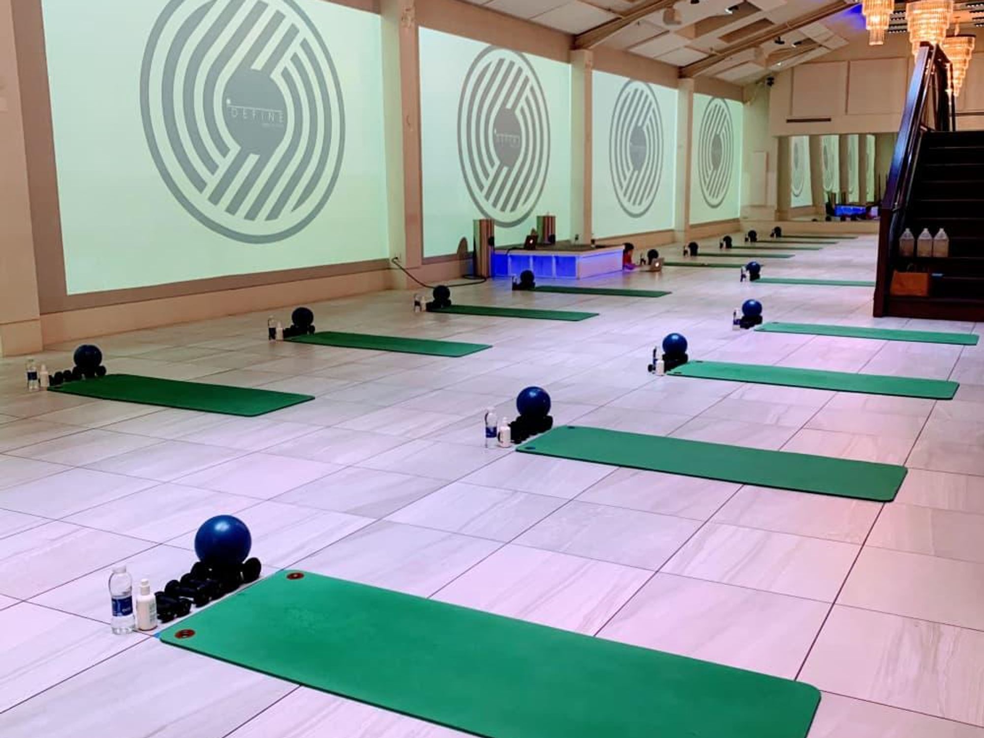 Define gym River Oaks