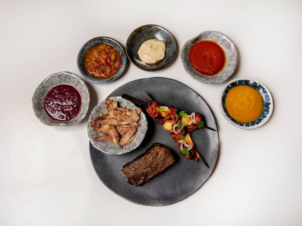 Degust salsa tasting