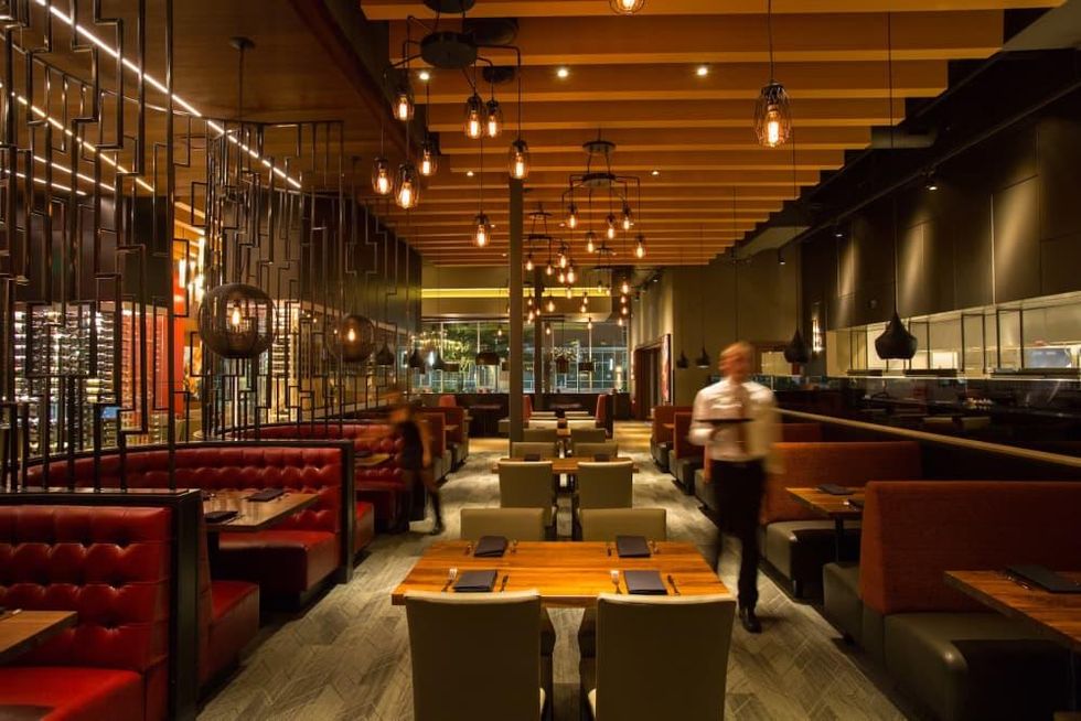 Del Frisco's Grille Woodlands dining room