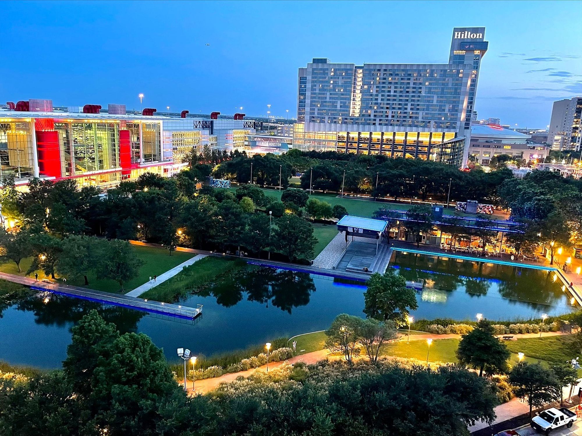Discovery Green night full