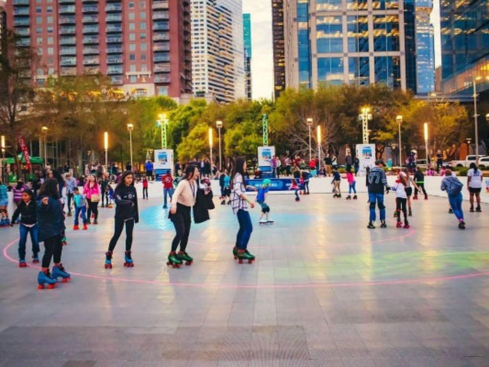 Discovery Green roller skating c
