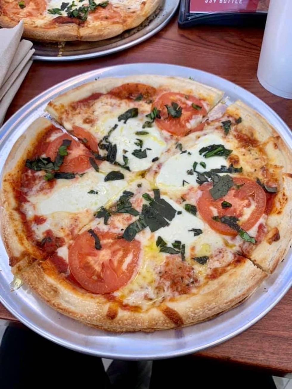 Dolce & Cannoli Pizzeria margherita pizza